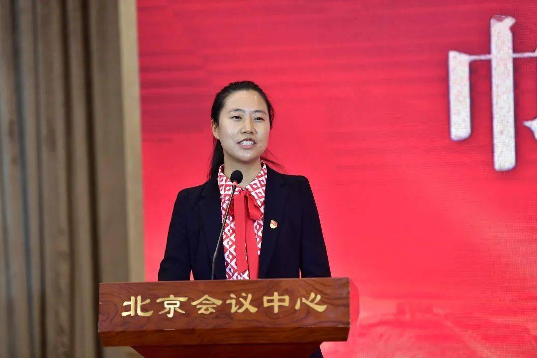 程桔90后女大学生程桔,2014年返乡回村,当选湖北省咸宁市崇阳县白霓镇