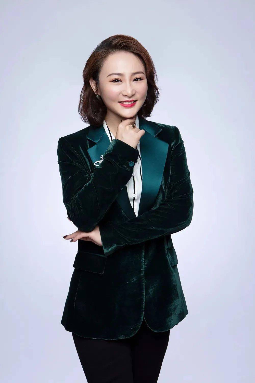 24:00今天&明天18:00--20:0020:00--22:0022:00--24:00王闻千赵魁然