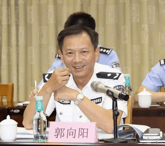 郭向阳,男,1967年8月生,湖南湘潭人,1989年8月参加工作,1989年1月入党