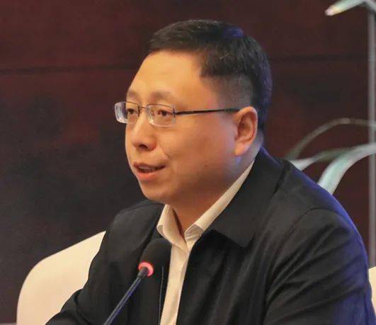 地区系统全面的廉洁教育体系……"遂宁市纪委常委魏挺在致辞中说道