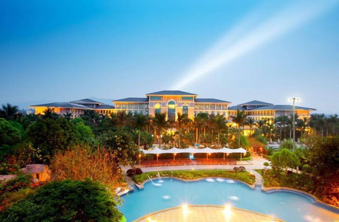 聚龙湾温泉度假村总占地面积27万多平方米,近500亩,是国家aaaa级旅游