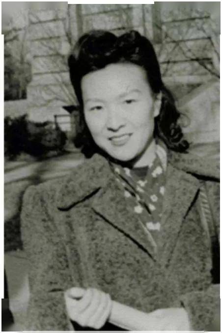 "七七事变"爆发后,北平沦陷,李佩珍不得不中止在北大的学业.