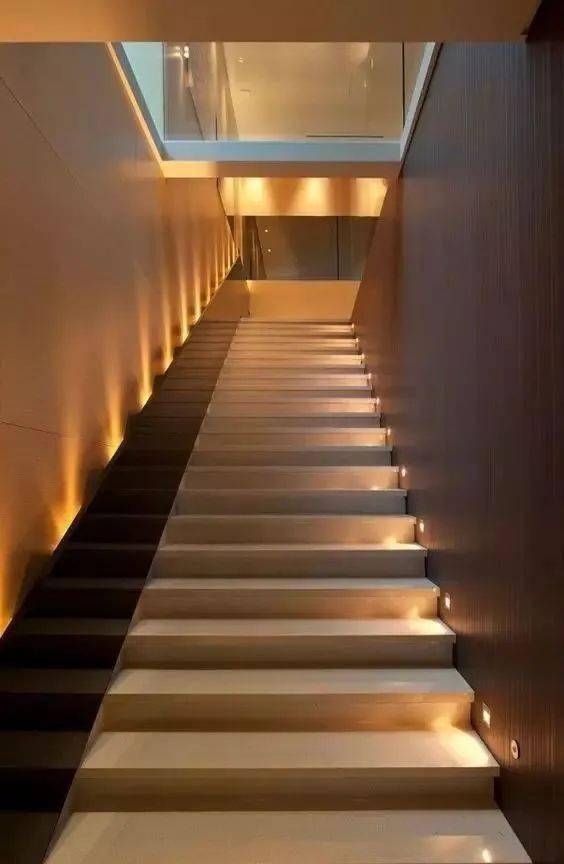 上海楼梯展楼梯灯光设计让你的家比邻居家高级3倍