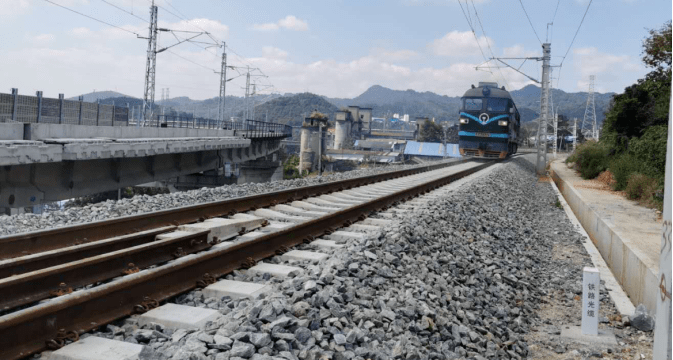 1038渝懷鐵路增建二線同田灣至懷化段通車