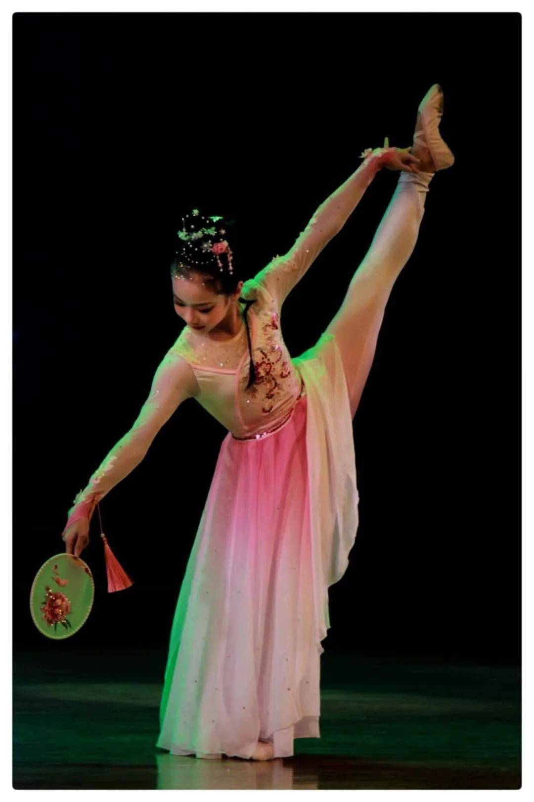 舞姿翩翩音符跳跃丨南岸区第十四届中小学艺术节舞蹈比赛精彩纷呈