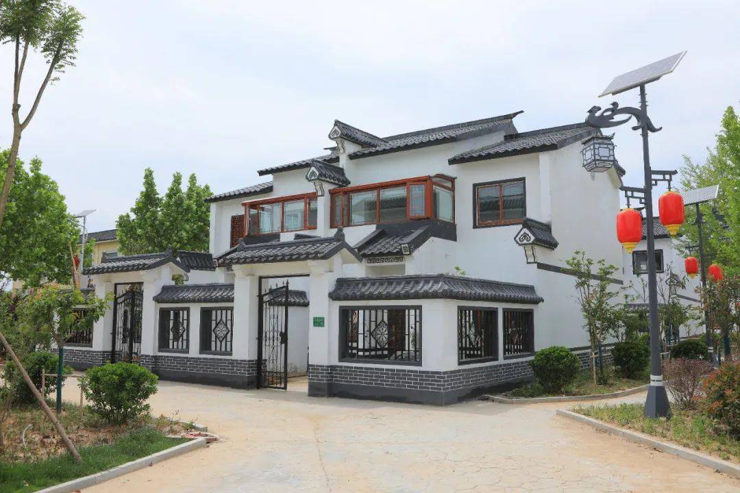 农村,小城镇社区,串成"链",铺成"扇",在广袤的苏北大地上勾勒出一幅