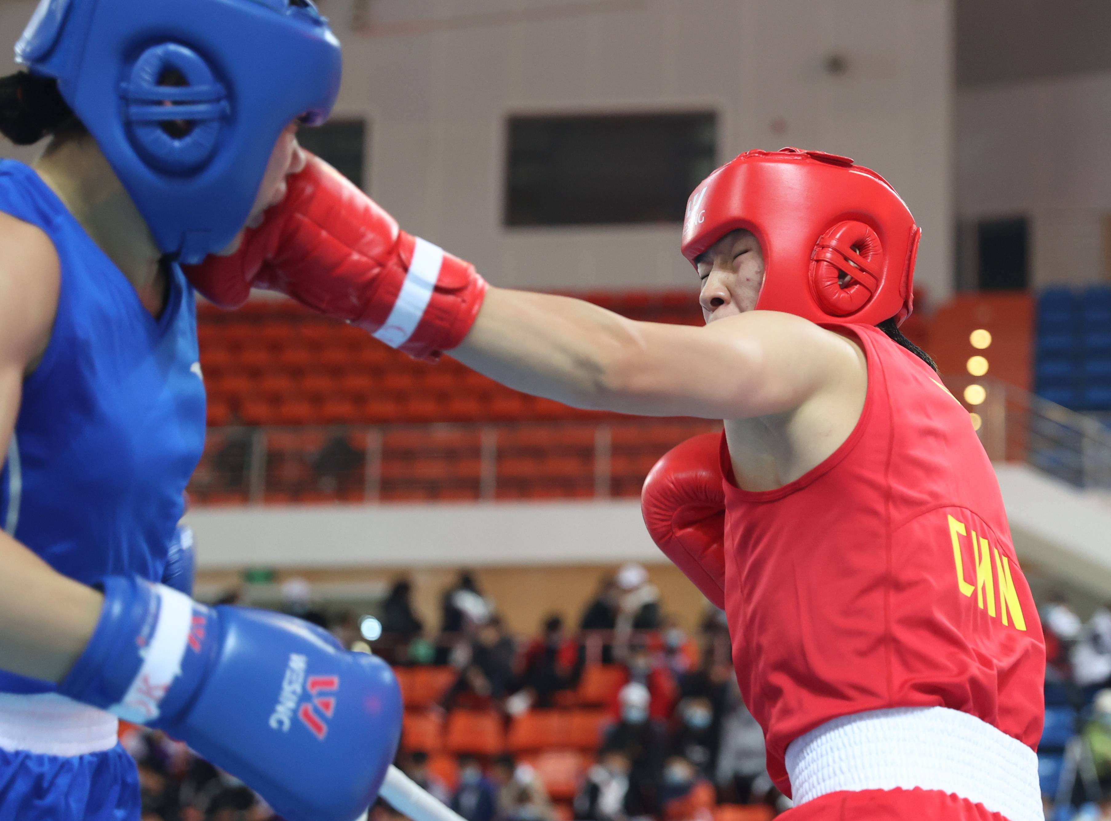 拳击——全国女子锦标赛:李倩晋级决赛