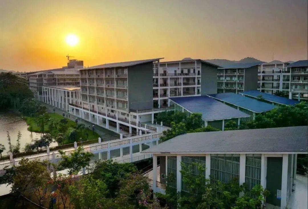 秋日南职,怎一个美字了得?