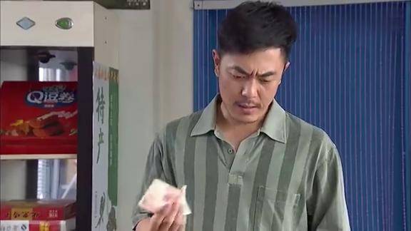 夜市人生:许志根调虎离山,在店里使坏,偷走东西和李庆祥做交易