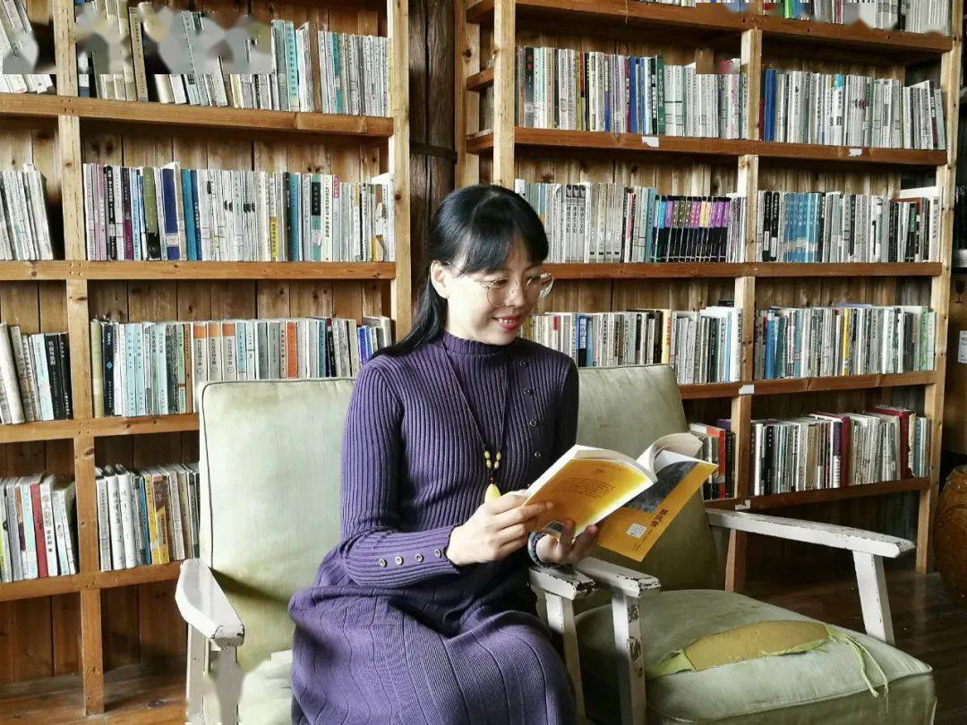 钟锐 祁门二中办公室主任,信息技术教师,曾获安徽省初中信息技术优质