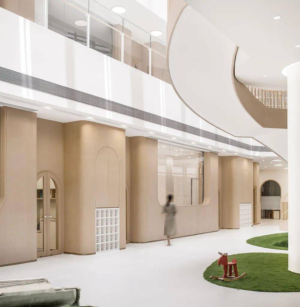 教育林中漫步厦门心蒙蒙特梭利幼儿园设计欣赏