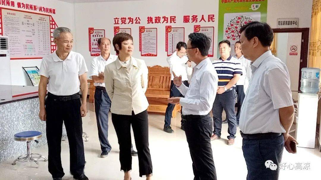 市委常委,组织部部长万芬和副市长梁泽才对考核工作进行检查指导,并