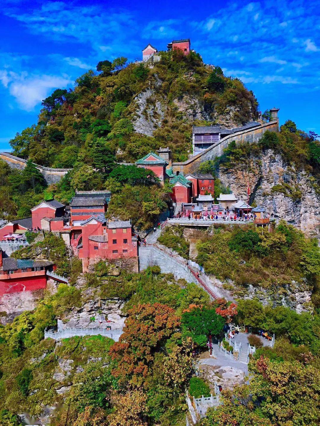 河南南阳襄阳武当山神农架纯玩直飞6天品质之旅