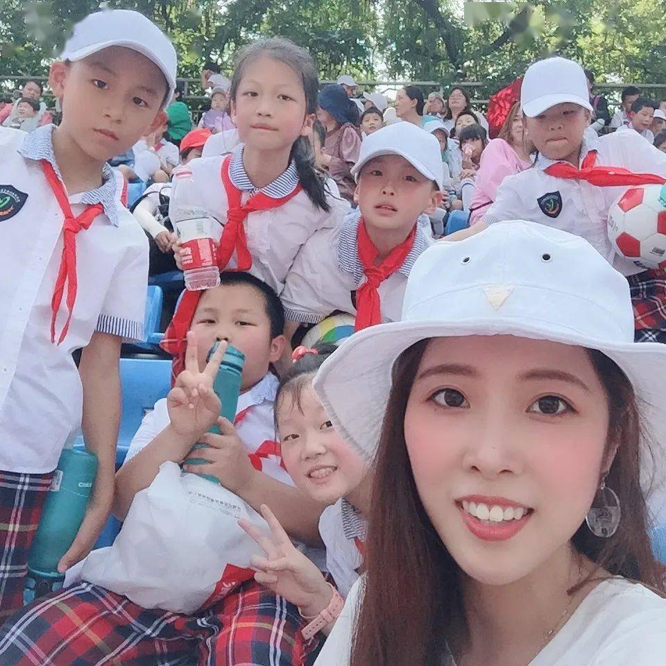 杭州市求知小学美术老师 朱咪咪美术老师朱咪咪是杭州市求知小学