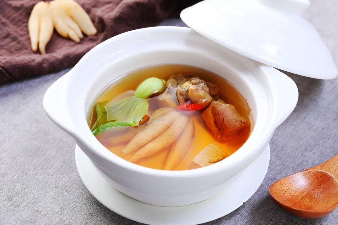 佛手参炖赤肉胖鱼头炖羊排霜降时节翠宫中餐厅多款温补美食等你来品尝