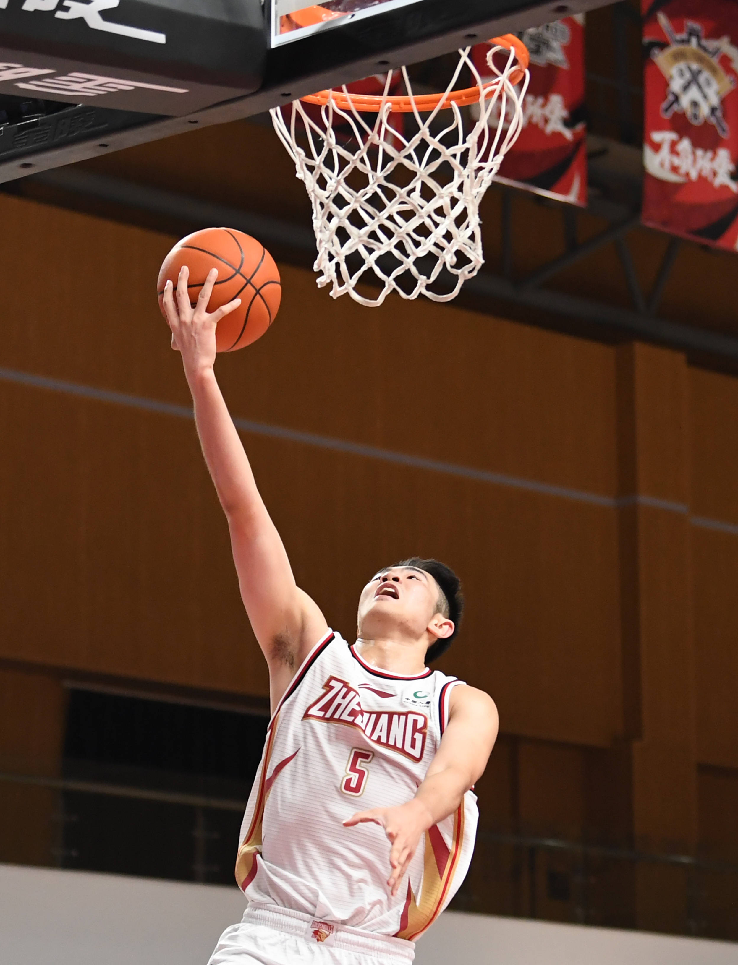 篮球——cba第一阶段:浙江稠州金租对四川五粮金樽