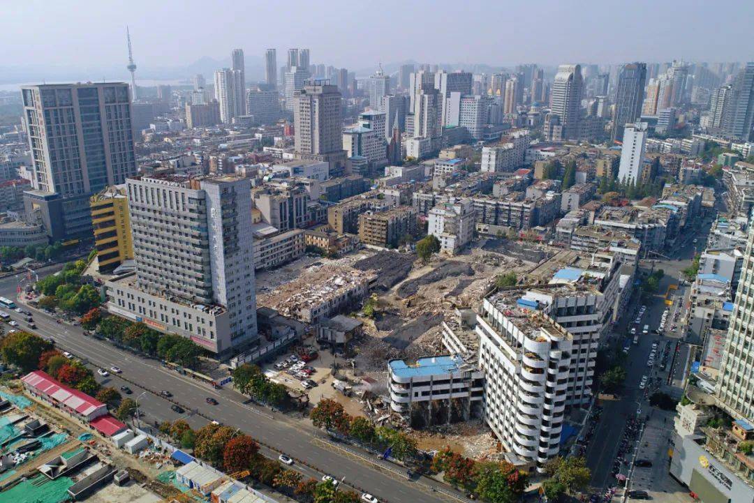 拆迁工作有序进行,少华街周边地块市一医院以及记者从泉山区王陵街道