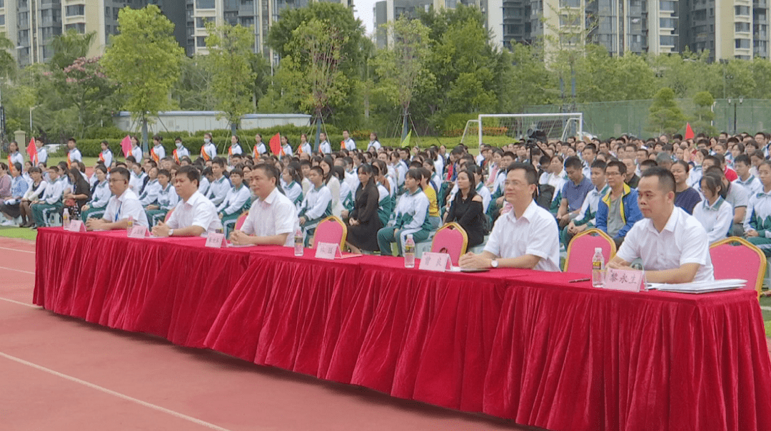 為青春喝彩!海南僑中美麗沙分校舉行青春禮活動