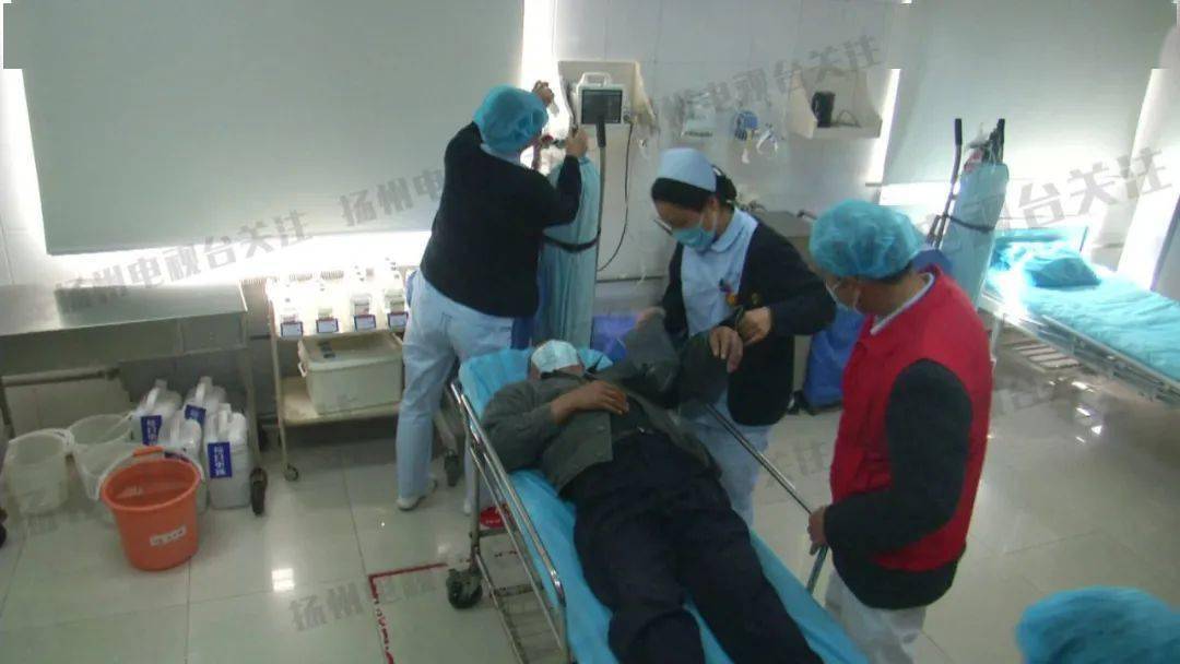 当换肝人穿上红马甲太暖了内有视频