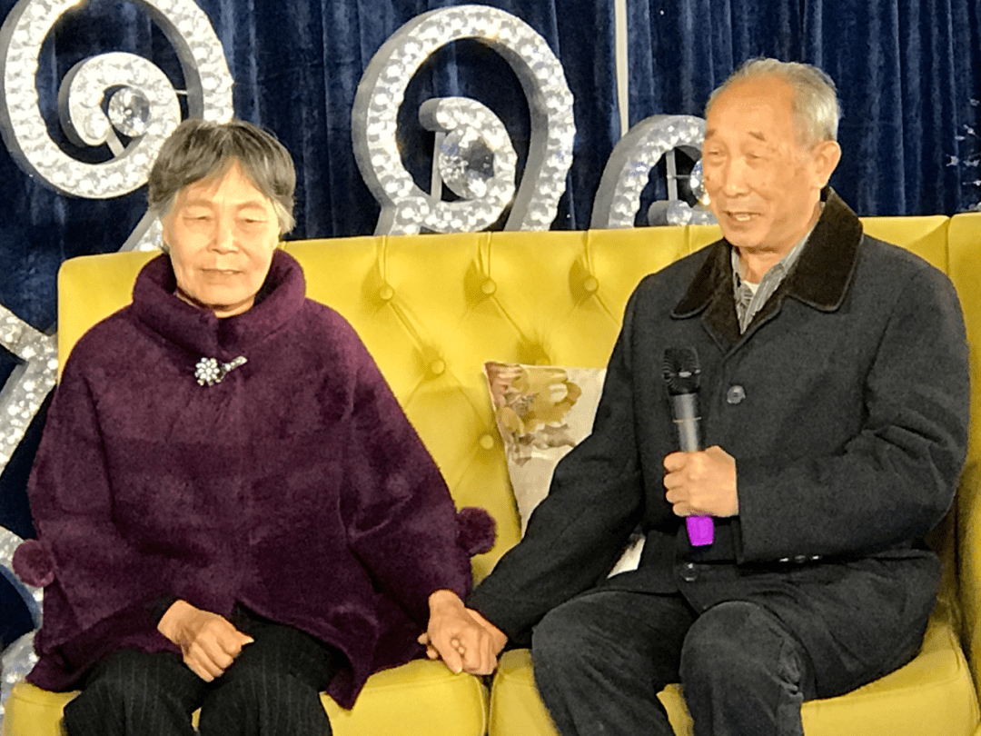 执子之手,与子偕老——这就是爱情最好的模样