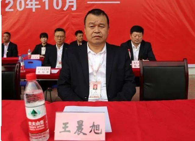 纪委书记钟震坤副校长李岚副校长赵宏旭校长陈春泉党委书记吴伟生青春