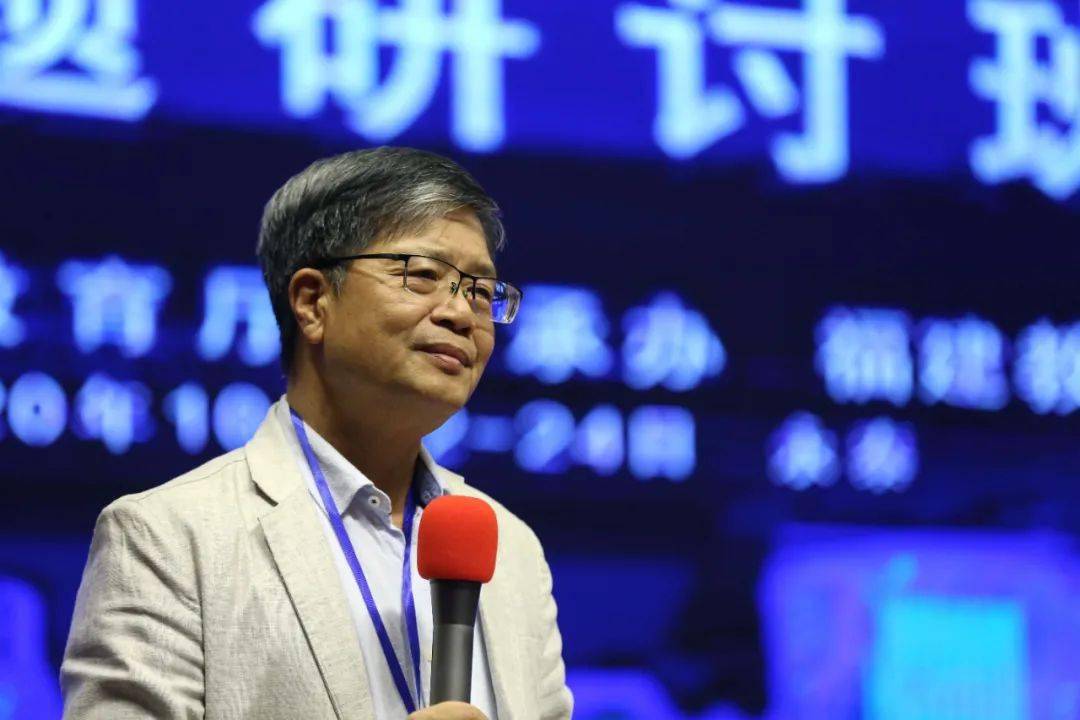 黄家骅教授主持学术交流黄家骅,楼朝辉,蔡辉森,许有涛,黄加贤进行学术
