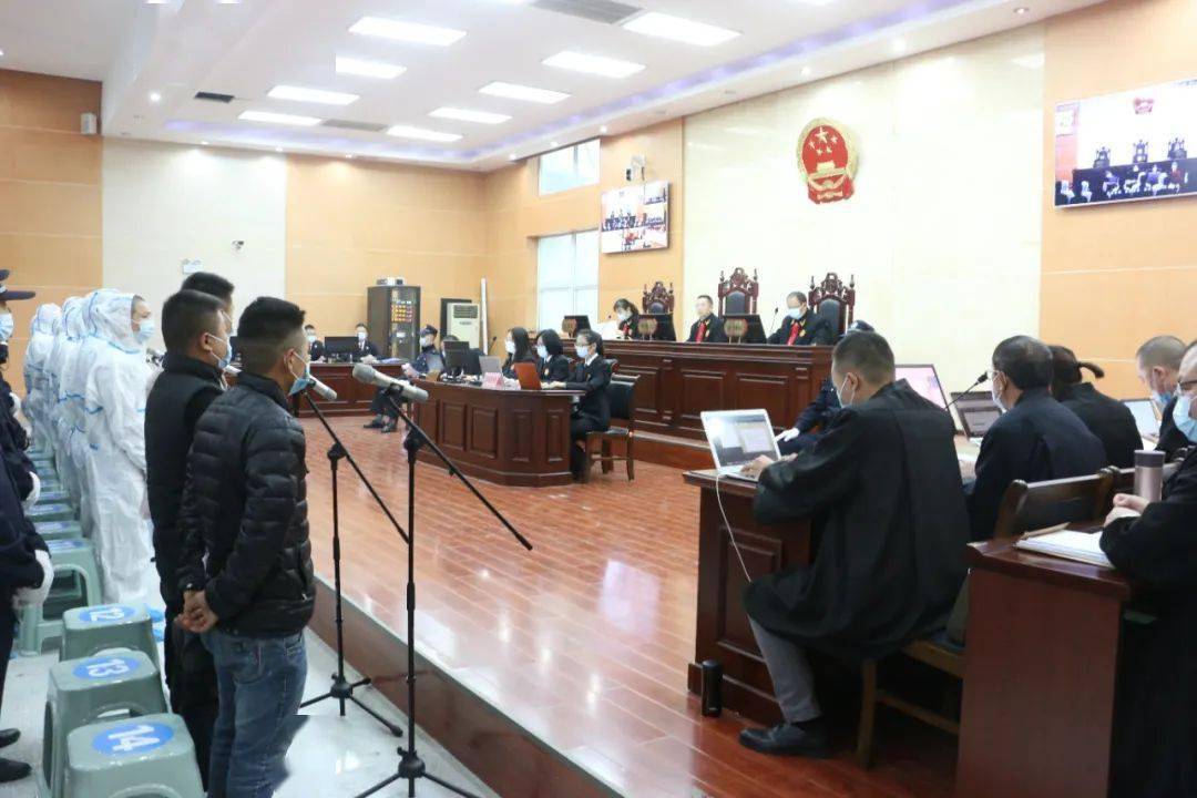 梓潼彭杰团伙受审14人被控寻衅滋事开设赌场非法拘禁敲诈勒索