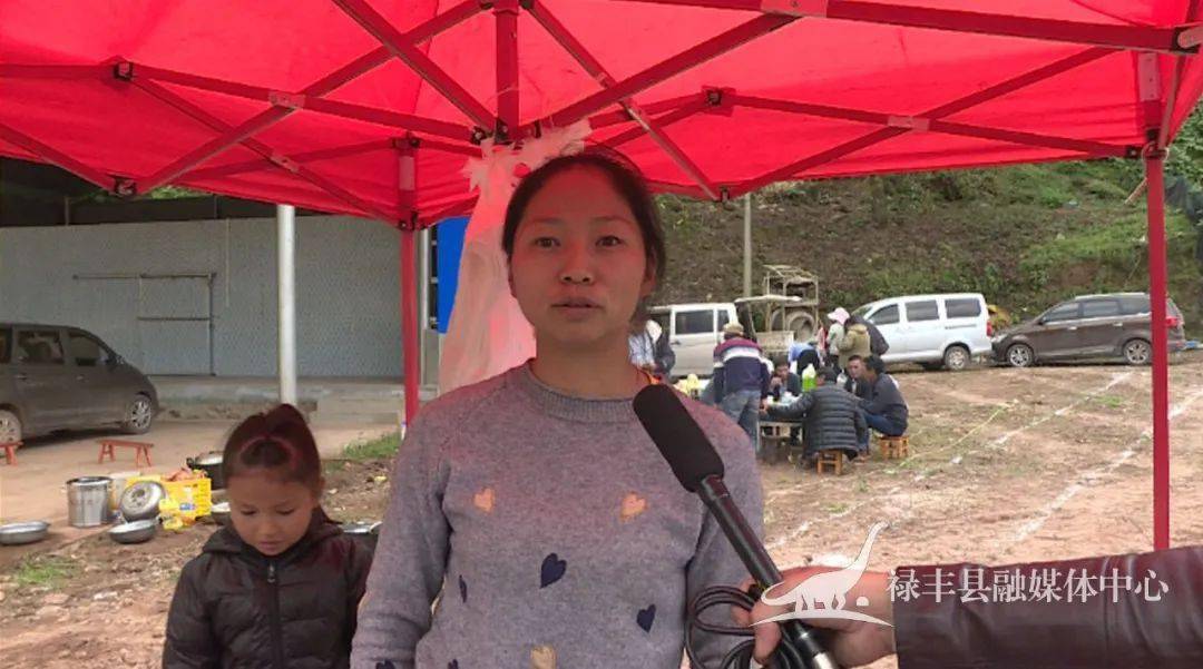 乡村振兴一平浪镇杞栽村委会开街建集市促乡村振兴