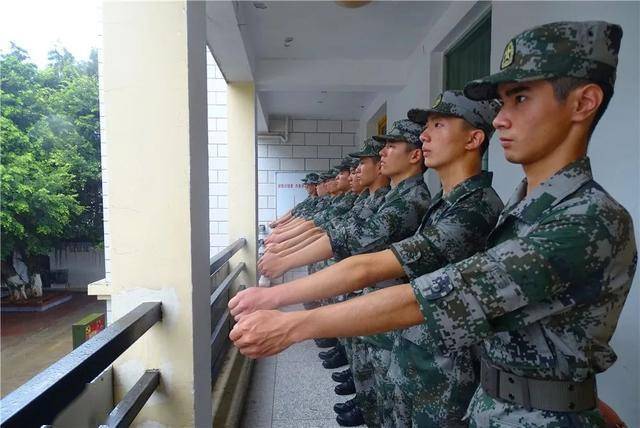 海岛新兵满月了