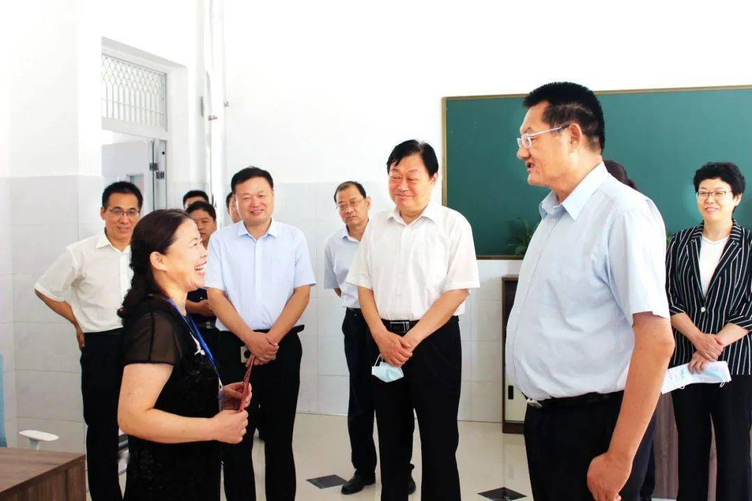 2020年9月8日教师节之际,市委书记张新文,市委常委,秘书长任仲义莅临