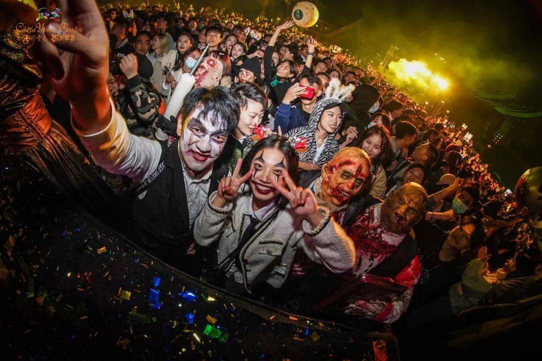 万圣节去哪鬼混?七彩云南·欢乐世界撞"鬼"指南,帮你探过啦!_狂欢节