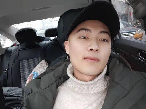 10月26日下午,记者来到位于和美家苑,张祖恩(现名王喜子)和收养人