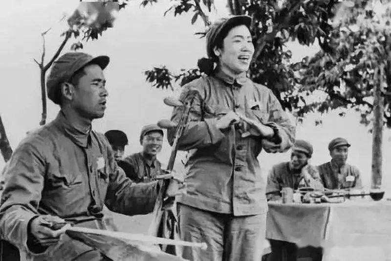 为抗美援朝,她捐了一架飞机_常香玉