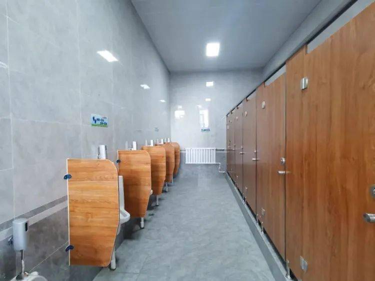 网络文明满城区执法局建好便民小公厕做足惠民大文章