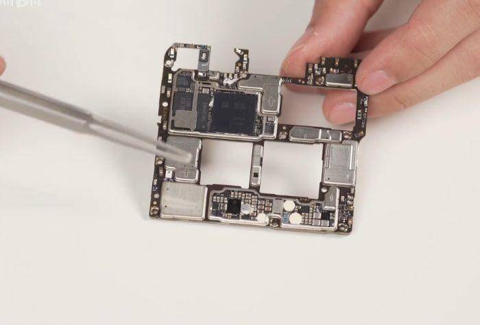 华为mate40pro拆解每个部件几乎都是模块化