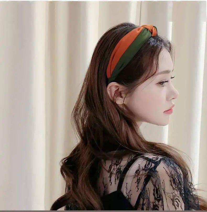 如何用简单的发饰营造美女氛围感?