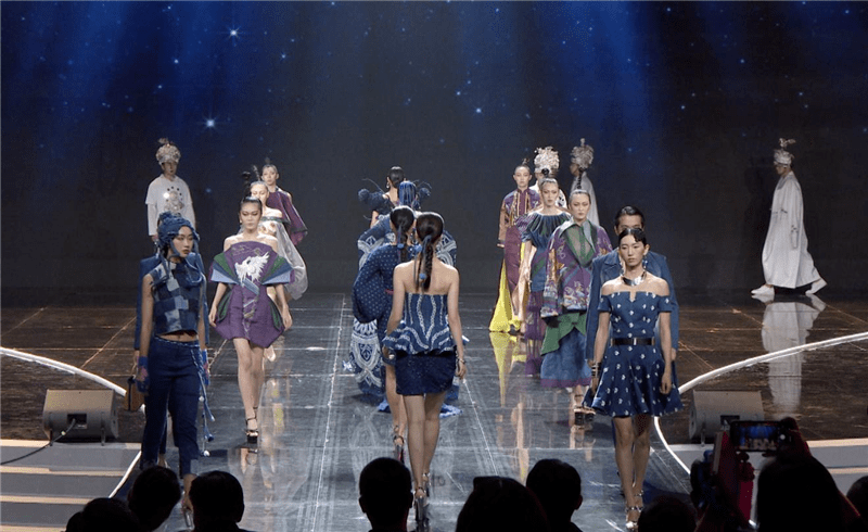 《丝路云裳2》时装秀表演