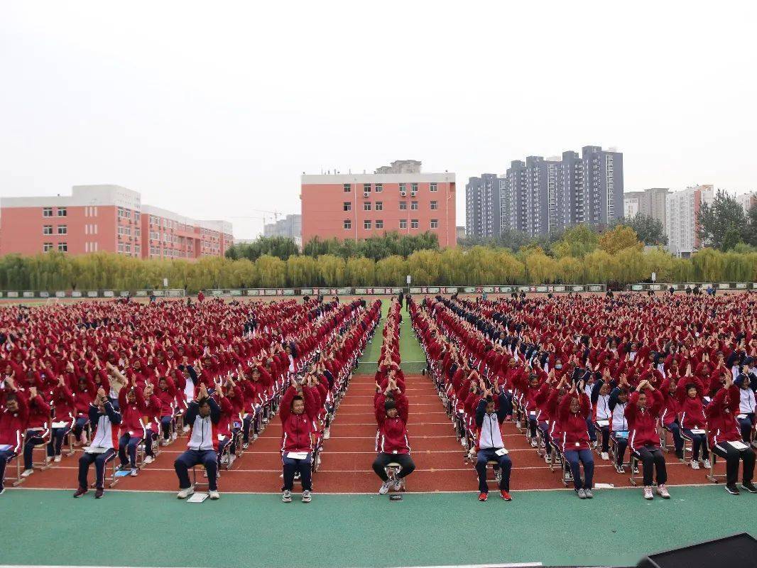励志教育泰安英雄山中学举行好习惯成就好未来励志演讲