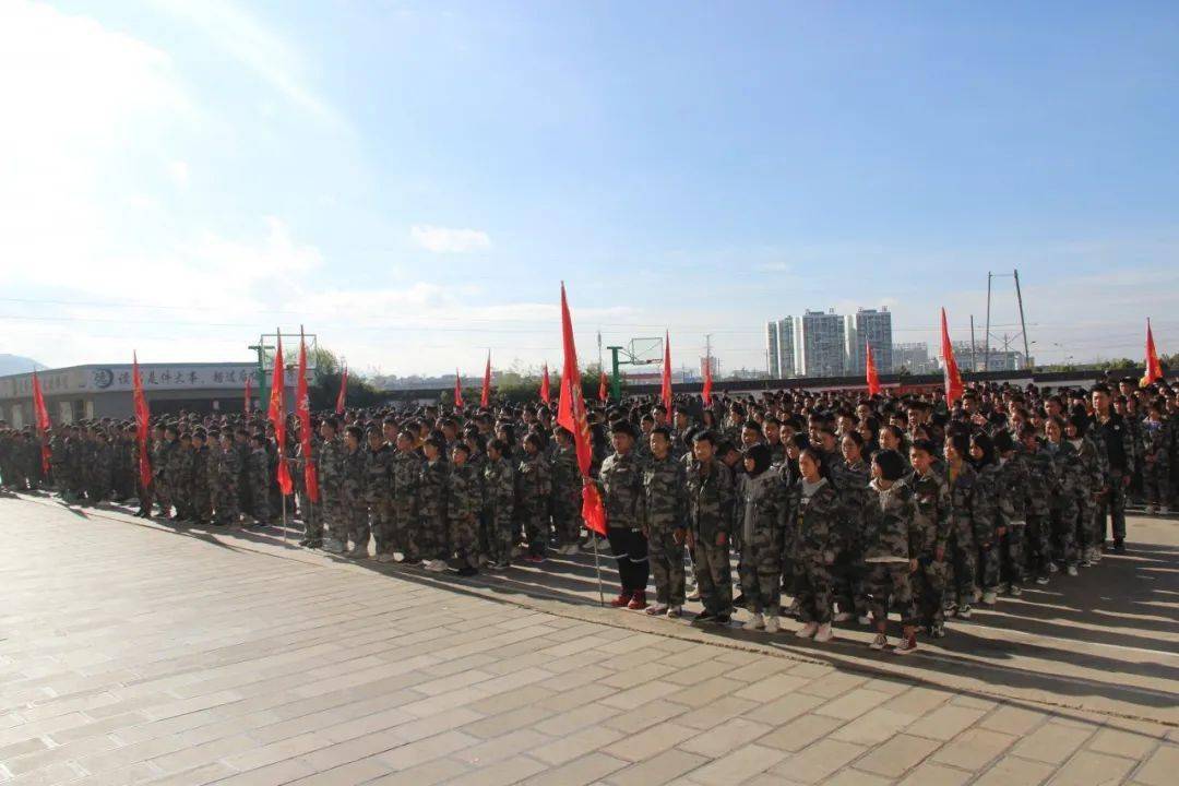 2020年10月31日,万里晴空,风和日丽,仁德中学北校区856名师生按学校