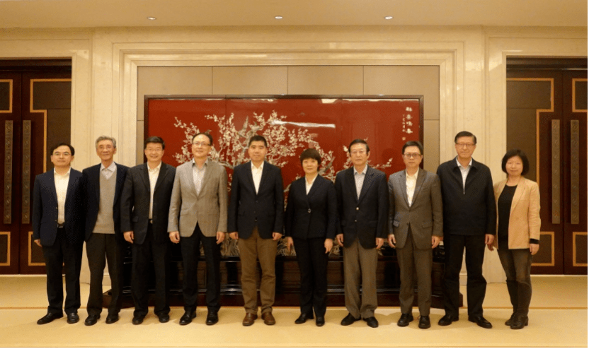 广陵区委副书记,代区长朱勇,蜀冈-瘦西湖风景名胜区党工委副书记