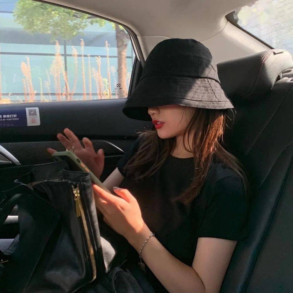 女生头像丨多希望你知道我并不洒脱