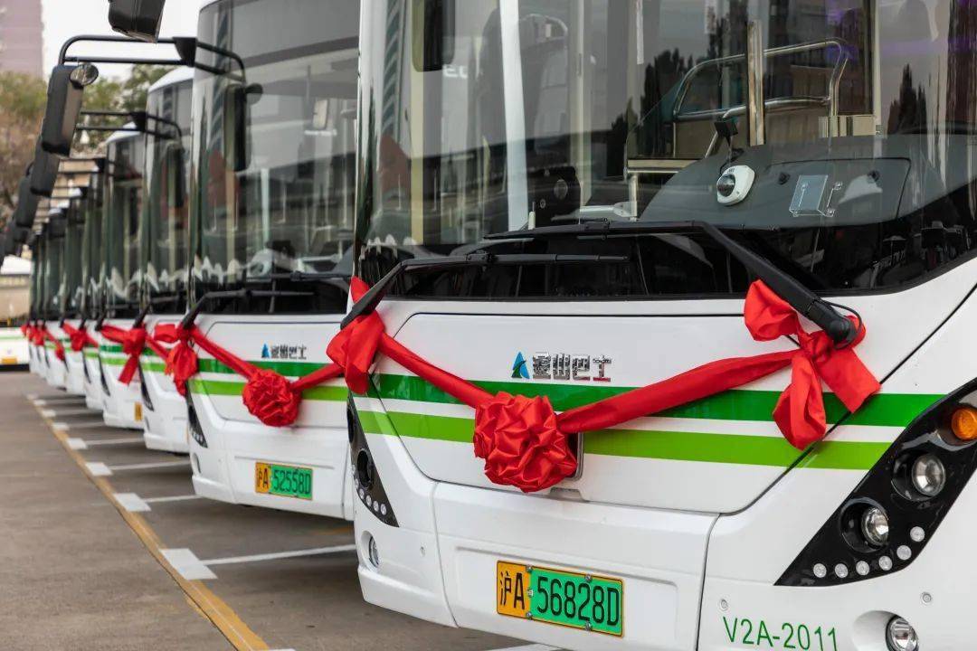 好消息石梅线全线更新车辆29辆纯电动公交车昨已到位