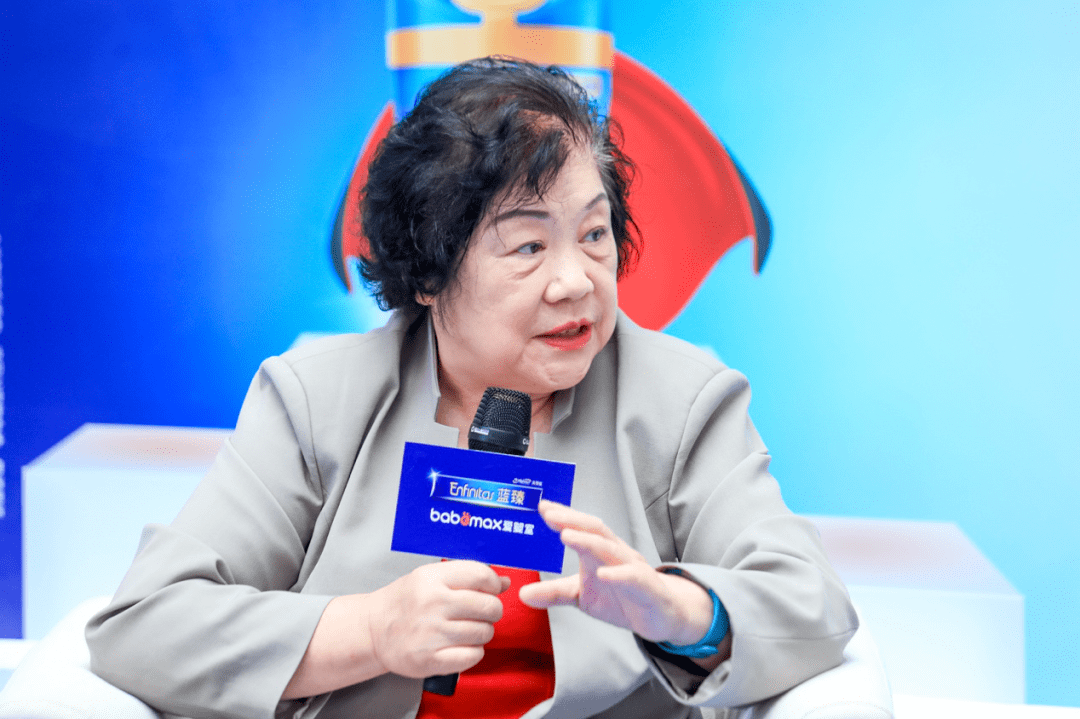 国际和平妇幼保健院 儿科主任 沈月华复旦大学附属妇产科医院 健康