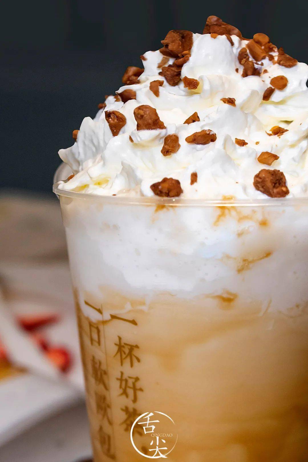 奈雪首款水果奶茶刷爆朋友圈上线秒撞热搜