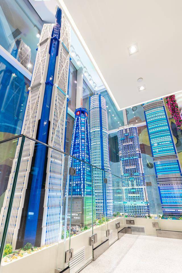 华南首家乐高03品牌旗舰店于深圳盛大开业
