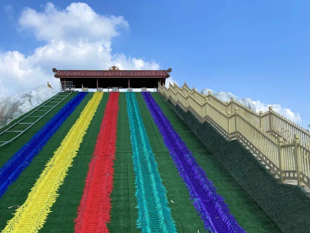 副书记巩海滨句容市市长周必松等领导一行莅临康缘养生谷项目现场考察