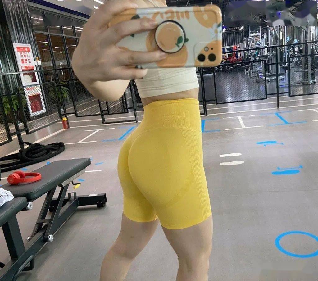 90后江南萌妹乃是练臀高手,看脸绝对想不到的身材!_美女