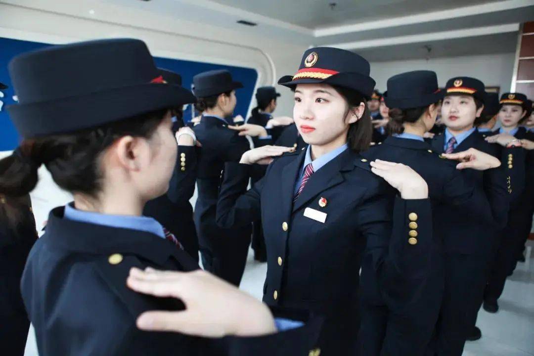 认识一下这些美女小姐姐!太焦高铁客服人员进行培训即将上岗!_客运
