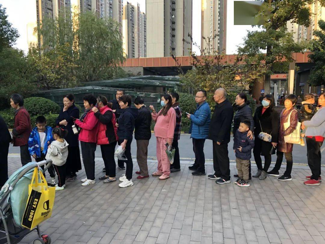 建业世和府丨一碗胡辣汤美好邻里情