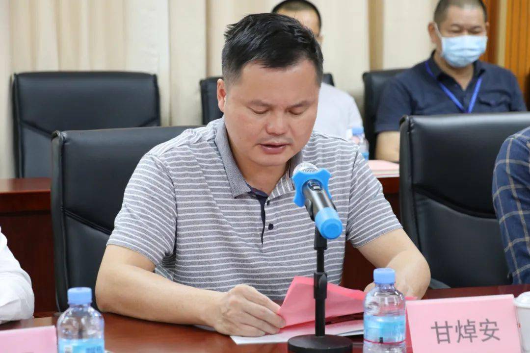 医特专家中心董事长陈丹洋,封开县副县长甘焯安,县卫健局局长八伙垣